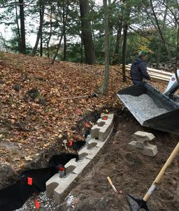 Interlocking Retaining Wall 17